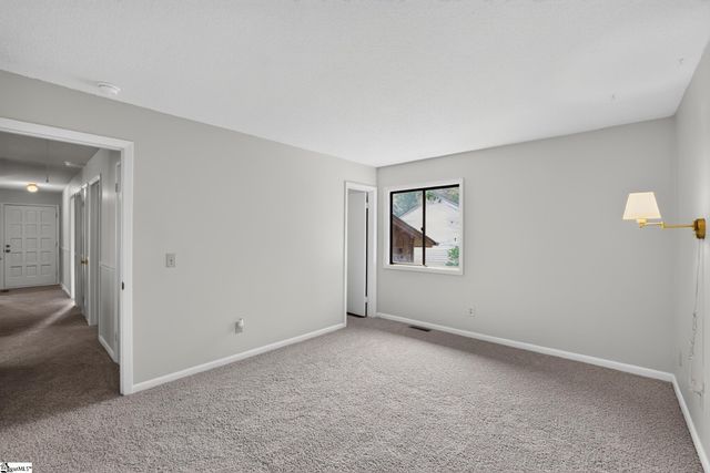 1004 Hollow Oak Drive, Taylors, SC 29687
