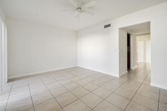 5070 Elmhurst Road F, West Palm Beach, FL 33417