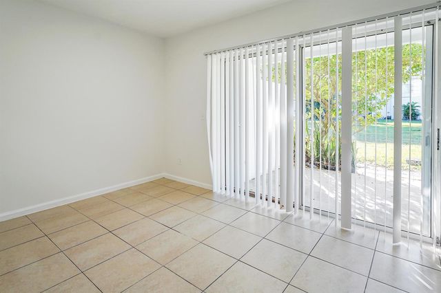 5070 Elmhurst Road F, West Palm Beach, FL 33417