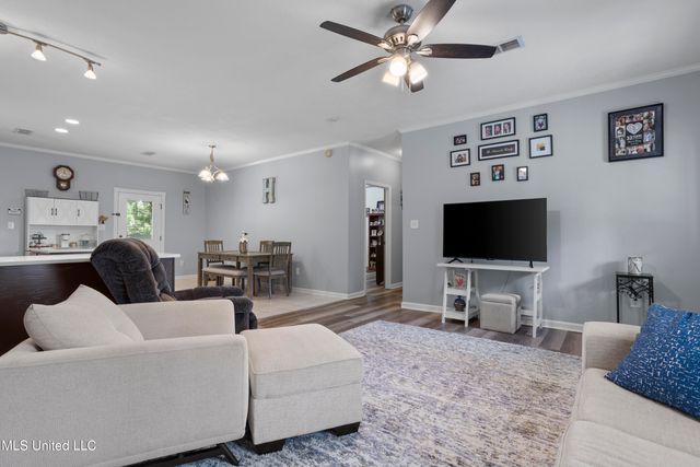16081 Bill Bond Road, Saucier, MS 39574