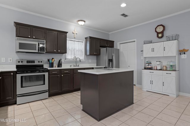 16081 Bill Bond Road, Saucier, MS 39574