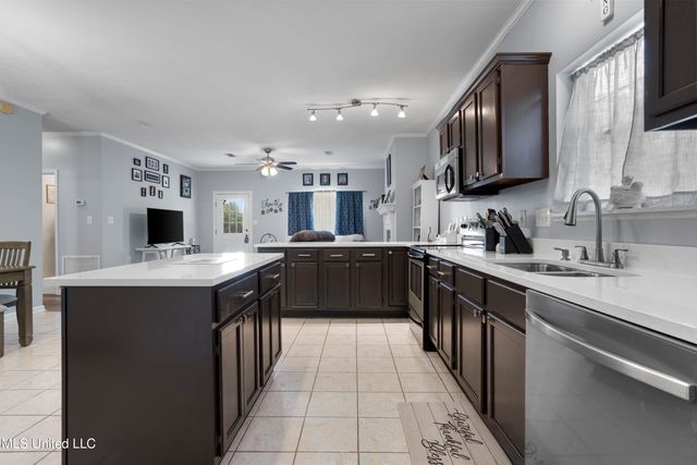 16081 Bill Bond Road, Saucier, MS 39574