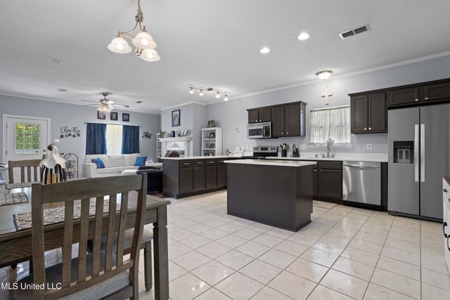 16081 Bill Bond Road, Saucier, MS 39574