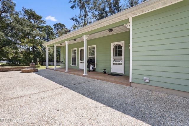 16081 Bill Bond Road, Saucier, MS 39574
