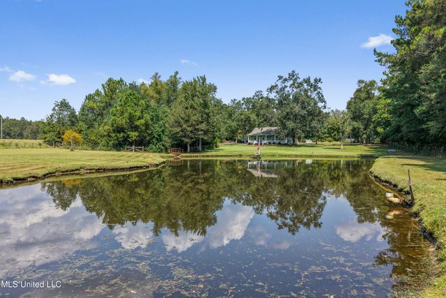 16081 Bill Bond Road, Saucier, MS 39574