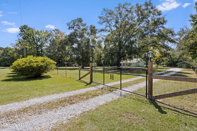 16081 Bill Bond Road, Saucier, MS 39574