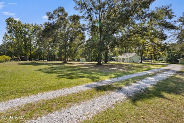 16081 Bill Bond Road, Saucier, MS 39574