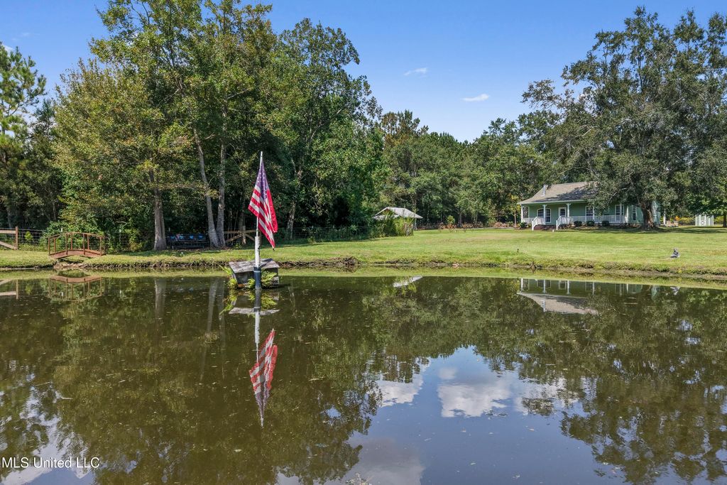 16081 Bill Bond Road, Saucier, MS 39574