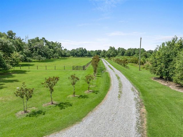 4490 Choupique Road, Sulphur, LA 70665