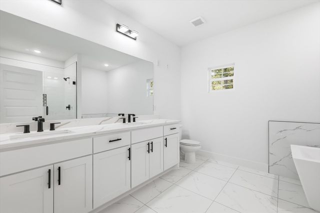 110 Doe Run Road, Gun Barrel City, TX 75156