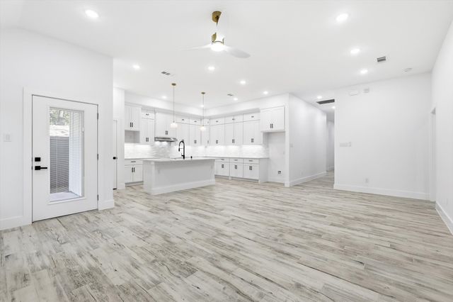 110 Doe Run Road, Gun Barrel City, TX 75156