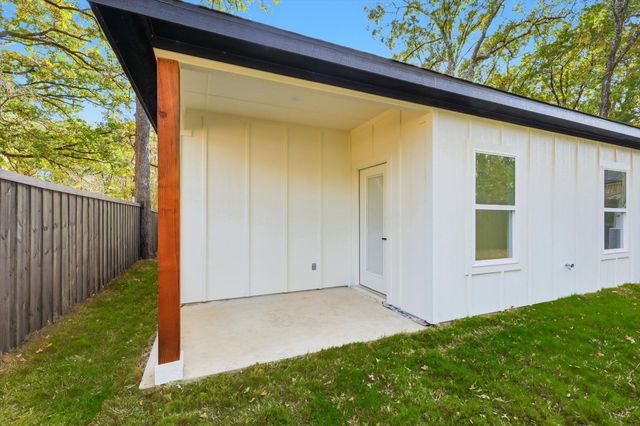 110 Doe Run Road, Gun Barrel City, TX 75156