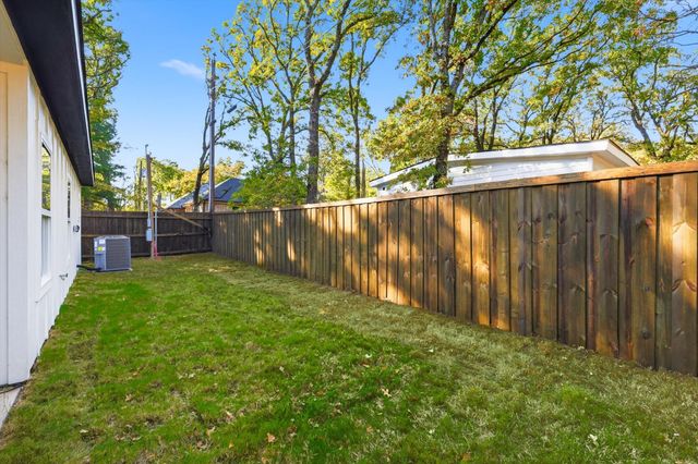 110 Doe Run Road, Gun Barrel City, TX 75156