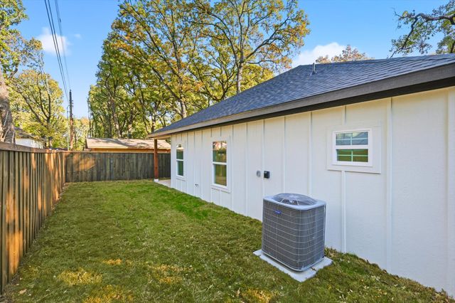 110 Doe Run Road, Gun Barrel City, TX 75156