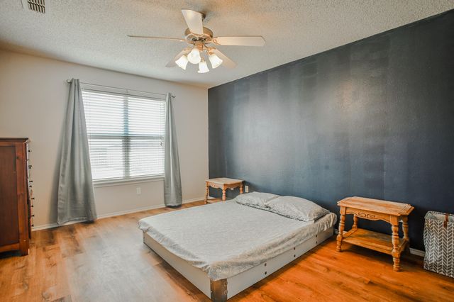 512 N Dover Avenue, Lubbock, TX 79416