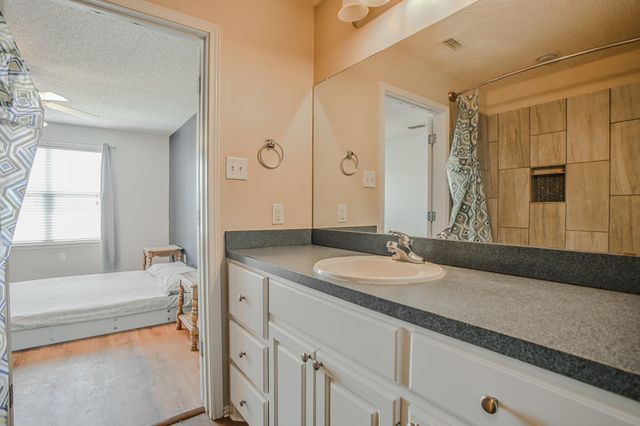 512 N Dover Avenue, Lubbock, TX 79416