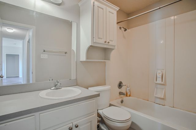 512 N Dover Avenue, Lubbock, TX 79416