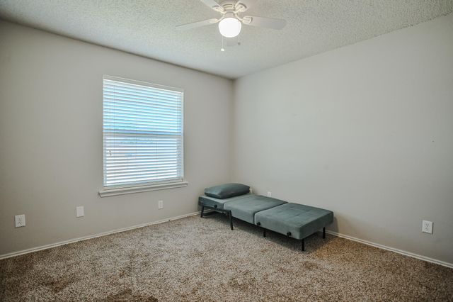 512 N Dover Avenue, Lubbock, TX 79416