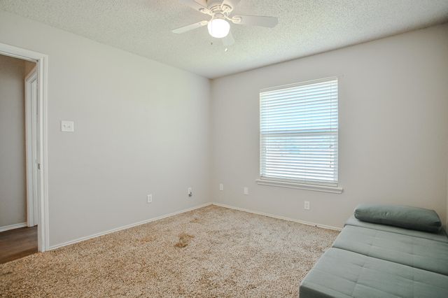 512 N Dover Avenue, Lubbock, TX 79416