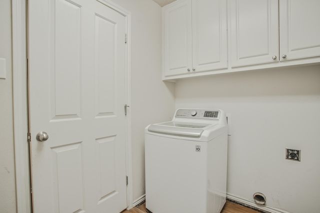 512 N Dover Avenue, Lubbock, TX 79416