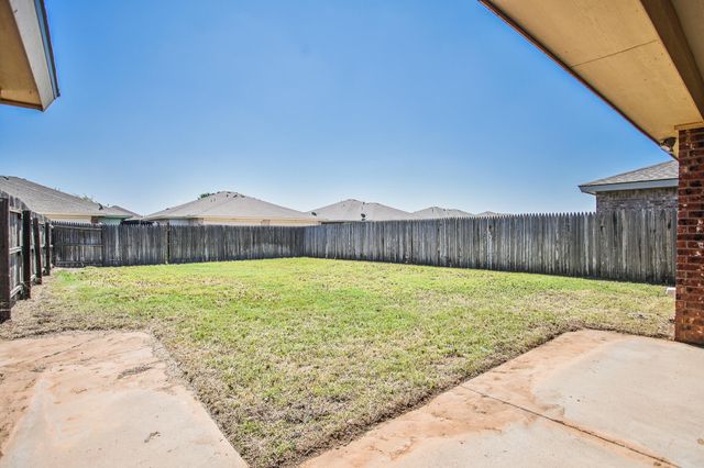 512 N Dover Avenue, Lubbock, TX 79416