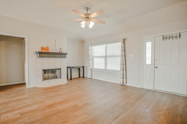 512 N Dover Avenue, Lubbock, TX 79416