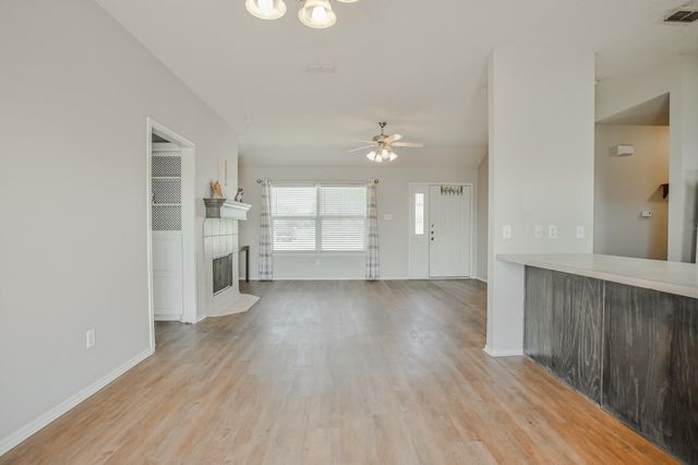 512 N Dover Avenue, Lubbock, TX 79416