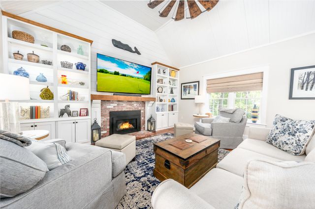 80 Holder Lane, West Barnstable, MA 02668