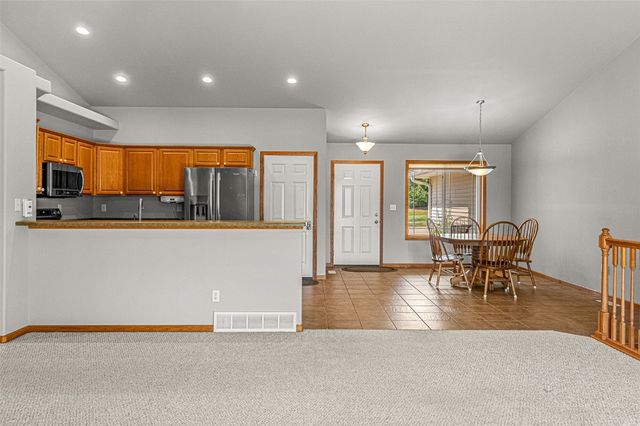 3421 Banar Drive SW B, Cedar Rapids, IA 52404