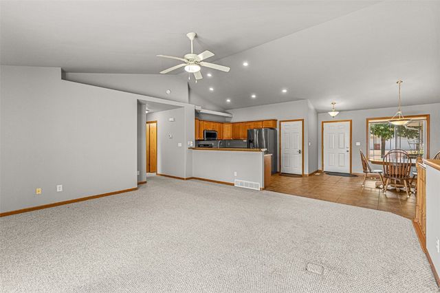 3421 Banar Drive SW B, Cedar Rapids, IA 52404