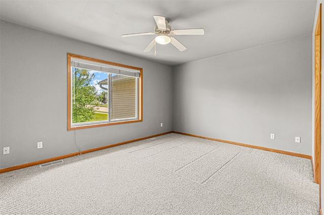 3421 Banar Drive SW B, Cedar Rapids, IA 52404