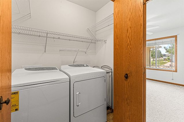 3421 Banar Drive SW B, Cedar Rapids, IA 52404