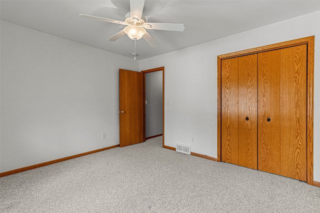 3421 Banar Drive SW B, Cedar Rapids, IA 52404