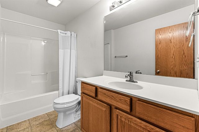 3421 Banar Drive SW B, Cedar Rapids, IA 52404