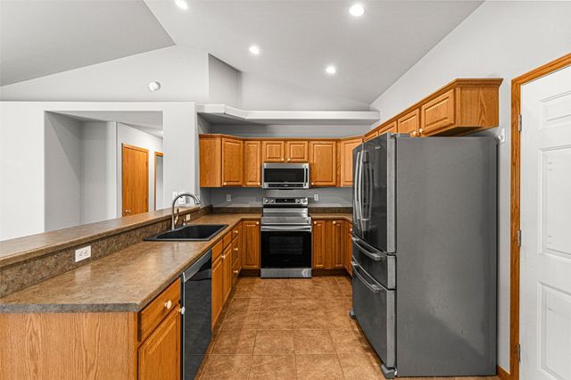 3421 Banar Drive SW B, Cedar Rapids, IA 52404