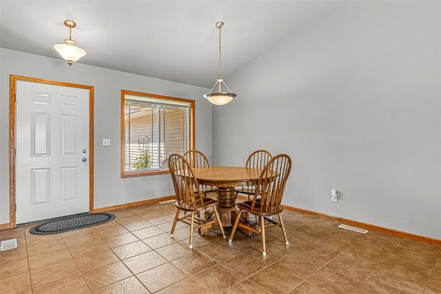 3421 Banar Drive SW B, Cedar Rapids, IA 52404