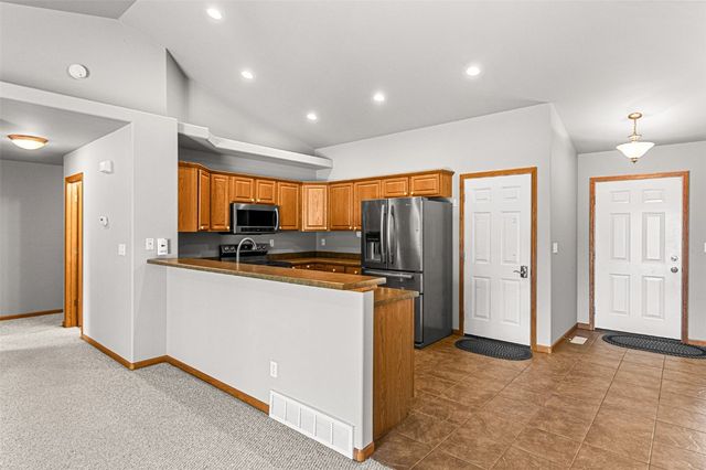 3421 Banar Drive SW B, Cedar Rapids, IA 52404