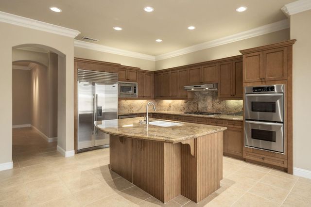 1368 E Waldon Way, Fresno, CA 93730