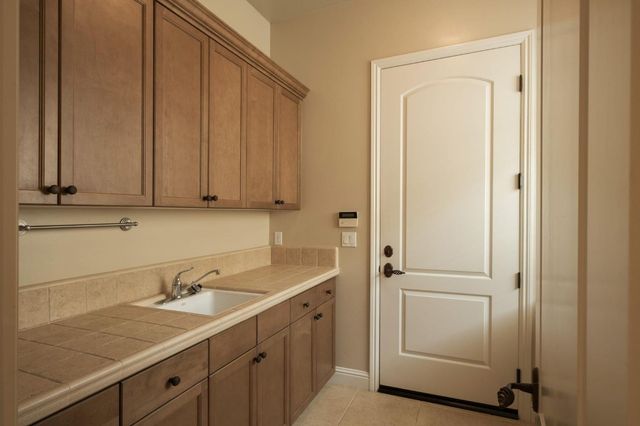 1368 E Waldon Way, Fresno, CA 93730