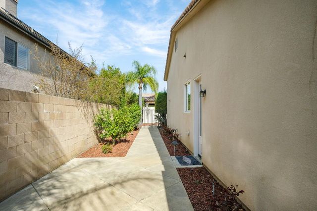 1368 E Waldon Way, Fresno, CA 93730