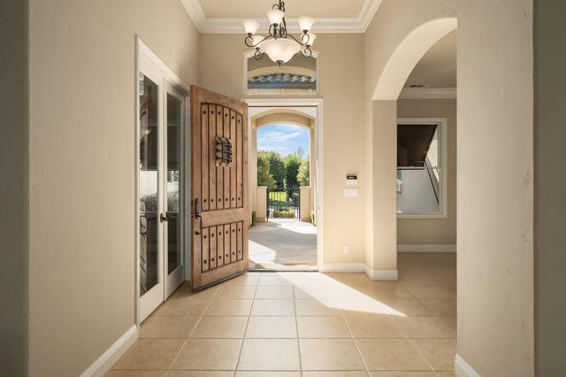 1368 E Waldon Way, Fresno, CA 93730