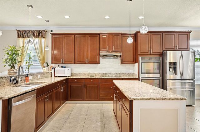 2001 RED BLUFF AVENUE, Apopka, FL 32712