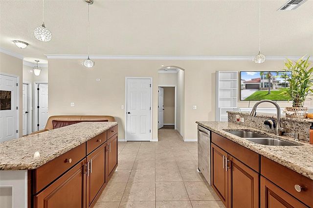 2001 RED BLUFF AVENUE, Apopka, FL 32712