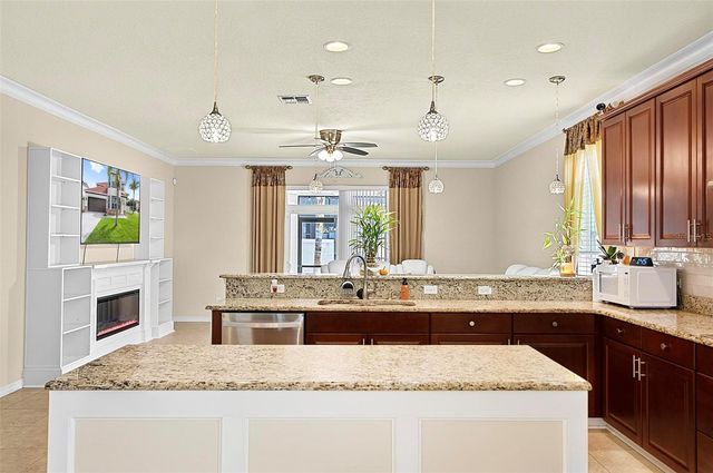 2001 RED BLUFF AVENUE, Apopka, FL 32712