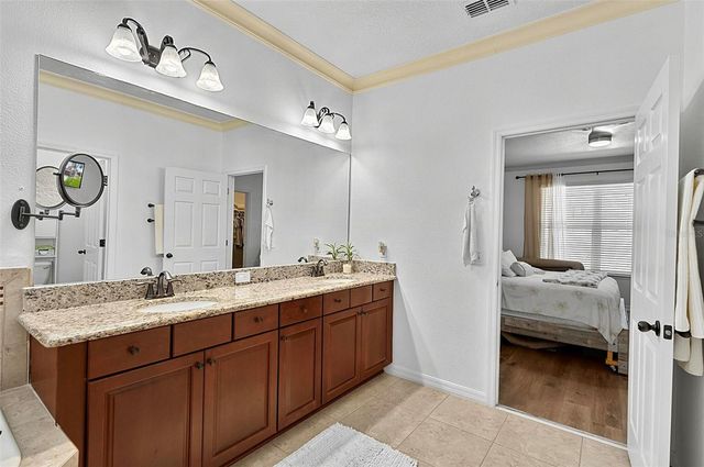 2001 RED BLUFF AVENUE, Apopka, FL 32712