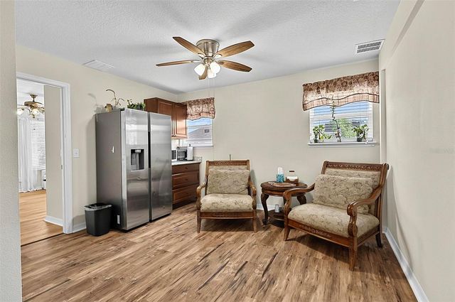 2001 RED BLUFF AVENUE, Apopka, FL 32712