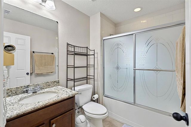 2001 RED BLUFF AVENUE, Apopka, FL 32712