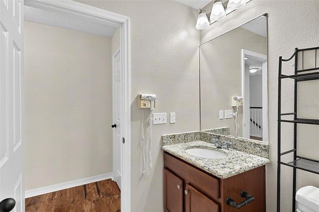 2001 RED BLUFF AVENUE, Apopka, FL 32712