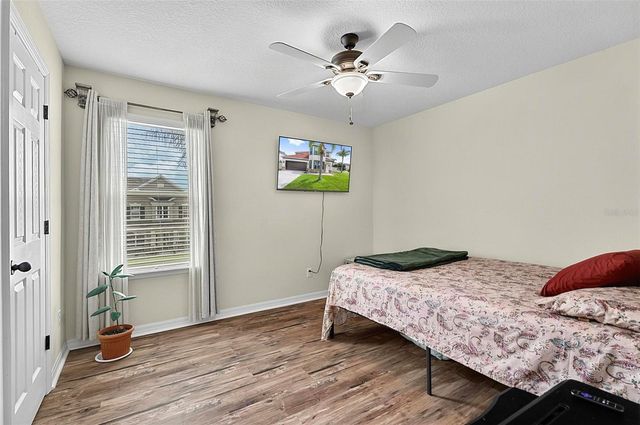 2001 RED BLUFF AVENUE, Apopka, FL 32712