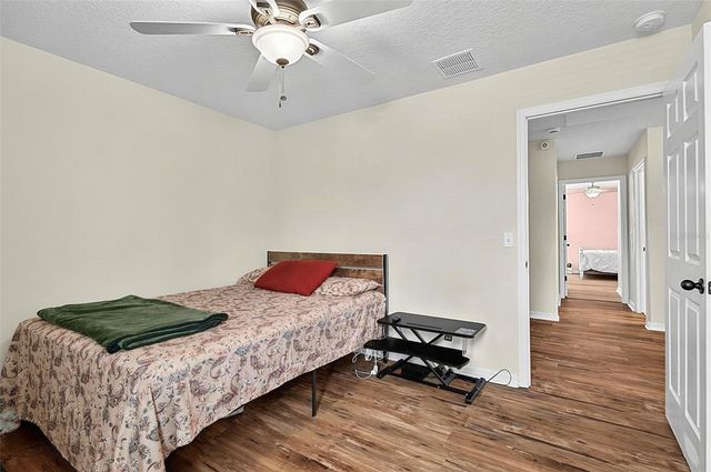 2001 RED BLUFF AVENUE, Apopka, FL 32712